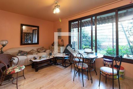 Sala de casa à venda com 4 quartos, 200m² em Partenon, Porto Alegre