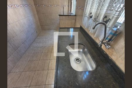 Cozinha de apartamento para alugar com 2 quartos, 48m² em Taquara, Rio de Janeiro