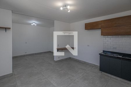 sala_4 de casa para alugar com 1 quarto, 32m² em Vila Gumercindo, São Paulo