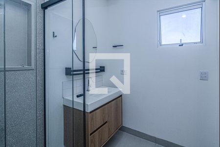 banheiro social_3 de casa para alugar com 1 quarto, 32m² em Vila Gumercindo, São Paulo