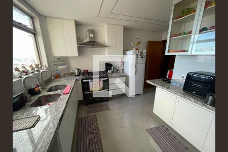 Apartamento à venda com 4 quartos, 200m² em Gutierrez, Belo Horizonte