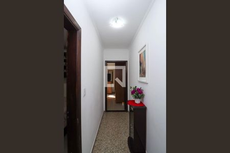 Corredor  de casa à venda com 3 quartos, 270m² em Jardim Umarizal, São Paulo