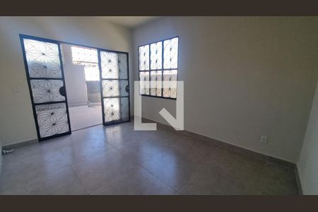 Sala de casa à venda com 3 quartos, 270m² em Campo Grande, Rio de Janeiro