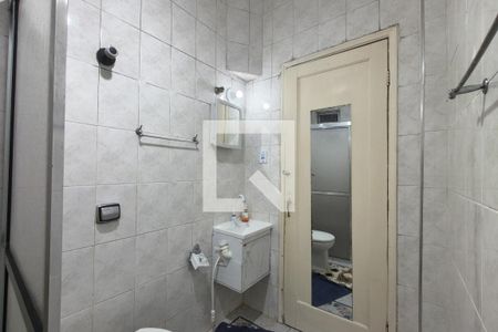 Banheiro  de kitnet/studio para alugar com 0 quarto, 41m² em Boqueirão, Praia Grande