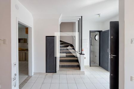 Escada de casa para alugar com 3 quartos, 130m² em Vila Mariana, São Paulo