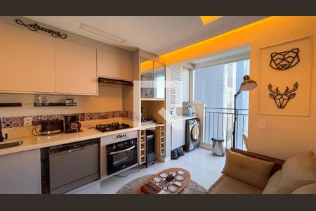 Sala,Cozinha e Área de Serviço de apartamento para alugar com 2 quartos, 40m² em Vila Cruzeiro, São Paulo