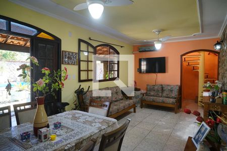 Sala de casa para alugar com 4 quartos, 900m² em Inoã, Maricá