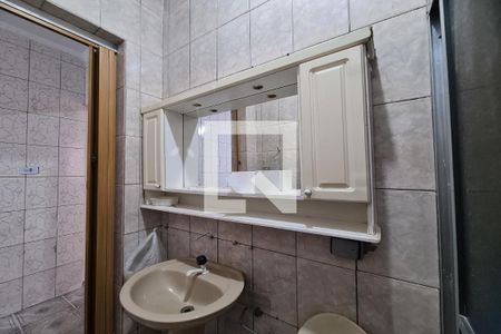Banheiro de casa para alugar com 1 quarto, 85m² em Fazenda da Juta, São Paulo
