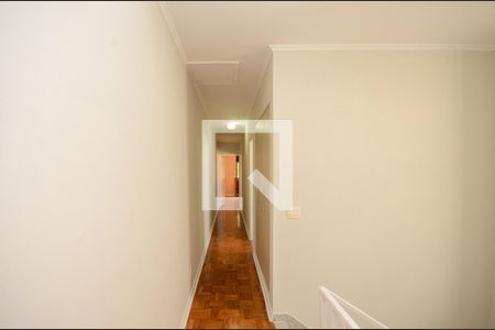 Corredor de casa para alugar com 4 quartos, 160m² em Parque Sao Domingos, São Paulo