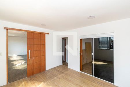 Quarto 1 de casa para alugar com 4 quartos, 80m² em Olaria, Rio de Janeiro