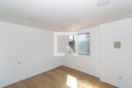 Quarto 1 de casa para alugar com 4 quartos, 80m² em Olaria, Rio de Janeiro