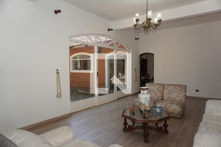Sala de casa para alugar com 5 quartos, 1478m² em Chácaras Bosque do Embu, Embu das Artes