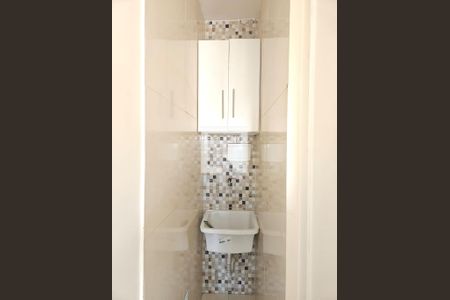 Banheiro social de kitnet/studio para alugar com 1 quarto, 27m² em Loteamento Remanso Campineiro, Hortolândia
