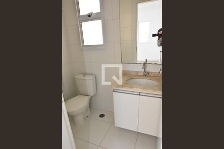 Banheiro da Suíte de apartamento para alugar com 2 quartos, 70m² em Jardim Lacerda, Jundiaí