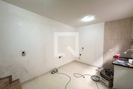 Cozinha de casa de condomínio para alugar com 1 quarto, 35m² em Sacoma, São Paulo