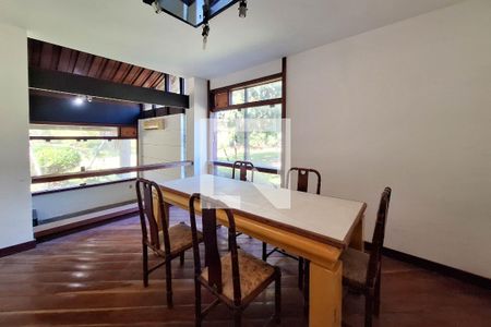 Sala 1 de casa de condomínio à venda com 4 quartos, 550m² em Maria Paula, Niterói