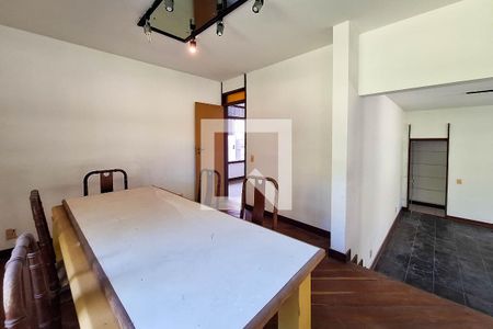 Sala 1 de casa de condomínio à venda com 4 quartos, 550m² em Maria Paula, Niterói