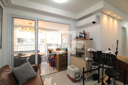 Sala / Cozinha de apartamento para alugar com 2 quartos, 63m² em Parque Sao Domingos, São Paulo