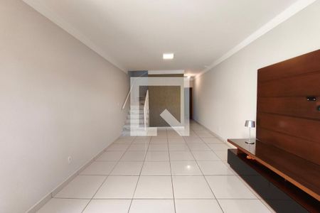 Sala de casa para alugar com 3 quartos, 105m² em Parque Jambeiro, Campinas