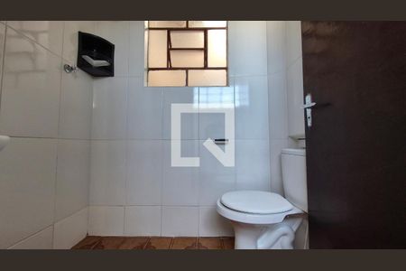 Banheiro de apartamento para alugar com 1 quarto, 90m² em Parque das Nações, Santo André