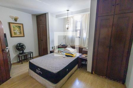 quarto 1 / suite de casa para alugar com 3 quartos, 180m² em Alto Caiçaras, Belo Horizonte