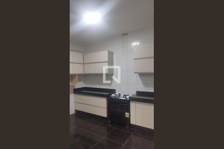 Casa para alugar com 4 quartos, 260m² em Centro, Contagem