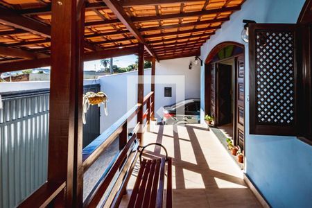 Casa à venda com 4 quartos, 200m² em Candelária, Belo Horizonte