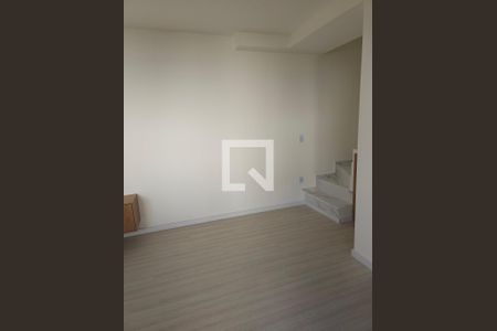 Sala de casa de condomínio para alugar com 2 quartos, 50m² em Jardim dos Pereiras (Caucaia do Alto), Cotia