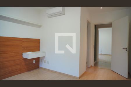 Suite 1 de apartamento para alugar com 2 quartos, 76m² em Rio Branco, Porto Alegre