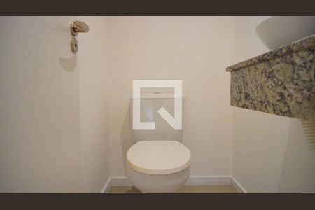 Lavabo da sala  de apartamento para alugar com 2 quartos, 76m² em Rio Branco, Porto Alegre