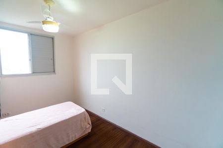 Quarto 2 de apartamento para alugar com 2 quartos, 45m² em Vila Campestre, São Paulo