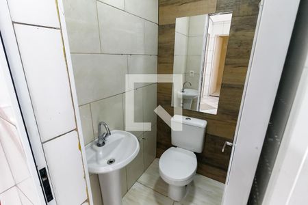 Banheiro de casa para alugar com 2 quartos, 45m² em Jardim Monte Alegre, Taboão da Serra