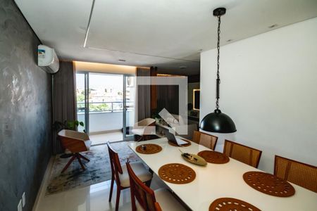 Sala de jantar de apartamento para alugar com 2 quartos, 70m² em Planalto, Belo Horizonte