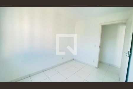 Quarto 2 de apartamento para alugar com 2 quartos, 47m² em Jardim Vitória, Embu das Artes