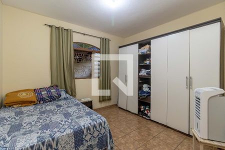 Quarto 1 de casa à venda com 3 quartos, 360m² em Jaqueline, Belo Horizonte