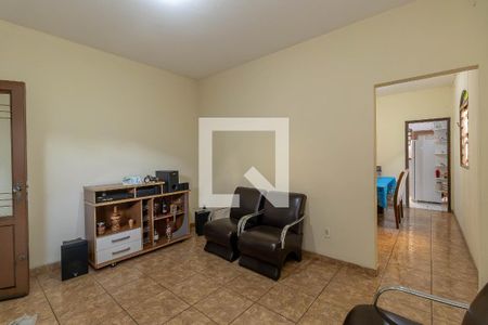 Sala de casa à venda com 3 quartos, 360m² em Jaqueline, Belo Horizonte