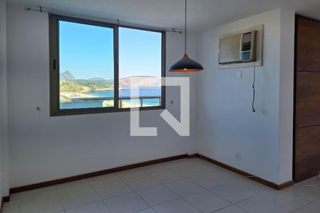 Sala de apartamento para alugar com 3 quartos, 260m² em Piratininga, Niterói