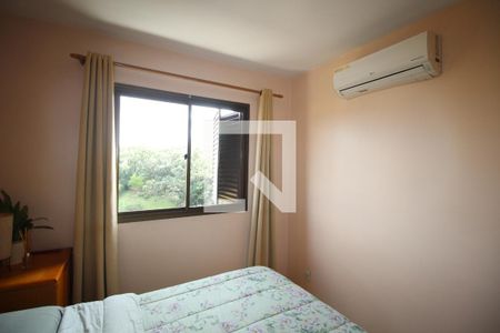 Quarto 1 de apartamento para alugar com 2 quartos, 59m² em Jardim Carvalho, Porto Alegre