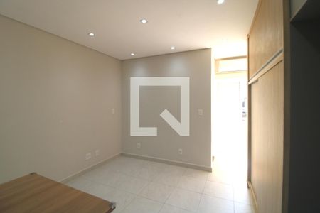 Quarto de kitnet/studio para alugar com 1 quarto, 33m² em Campo Grande, São Paulo