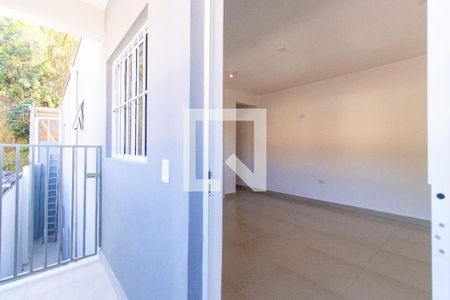 Entrada de casa para alugar com 2 quartos, 45m² em Centro, Cotia