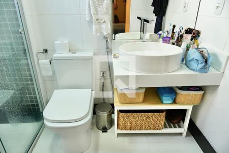 Banheiro da Suíte 1 de apartamento à venda com 2 quartos, 150m² em Savassi, Belo Horizonte