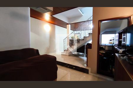 Sala de casa à venda com 4 quartos, 197m² em Cambuci, São Paulo