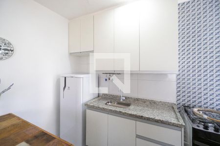 Cozinha de apartamento para alugar com 1 quarto, 27m² em Chácara Seis de Outubro, São Paulo