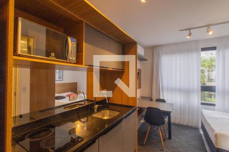 Sala/Cozinha de apartamento para alugar com 1 quarto, 20m² em Água Verde, Curitiba
