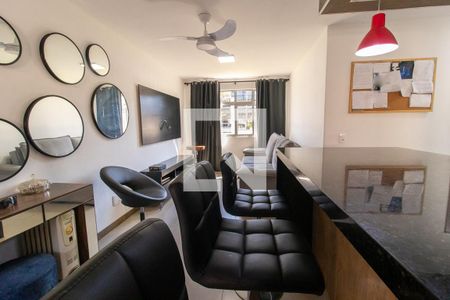 Sala de apartamento para alugar com 3 quartos, 51m² em Novo Mundo, Curitiba
