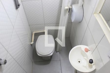 Banheiro de casa para alugar com 1 quarto, 50m² em Jardim Cocaia, Guarulhos