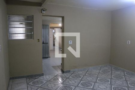 Quarto de casa para alugar com 1 quarto, 50m² em Jardim Cocaia, Guarulhos