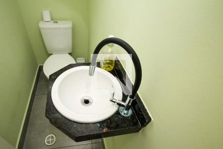 Lavabo de casa de condomínio para alugar com 2 quartos, 60m² em Quinta dos Angicos, Cotia