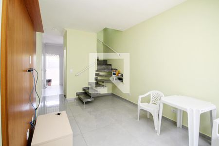 Sala de casa de condomínio para alugar com 2 quartos, 60m² em Quinta dos Angicos, Cotia
