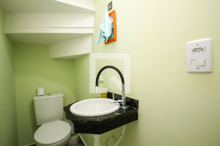 Lavabo de casa de condomínio para alugar com 2 quartos, 60m² em Quinta dos Angicos, Cotia